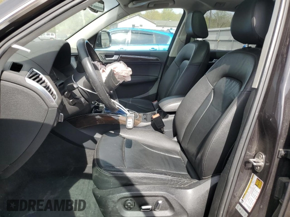 2014 Audi Q5 Premium Plus z VIN WA1CMAFPXEA071360, wystawiony jako Copart lot #53976425 z przebiegiem 249 726 mil mil oraz Szkoda całkowita • Salvage title. Historia ofert i sprzedaży dostępna na DreamBid. Obrazek 7.