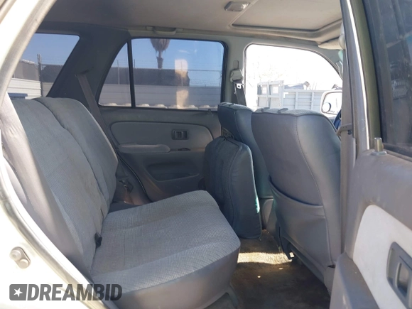 1996 Toyota 4Runner SR5 z VIN JT3GN86R2T0008842, wystawiony jako IAAI lot #42291809 z przebiegiem 204 218 mil mil oraz . Historia ofert i sprzedaży dostępna na DreamBid. Obrazek 8.