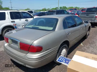 2000 Buick LeSabre Custom with VIN 1G4HP54K0Y4118122, listed as a IAAI auction lot 42122418 with 387,922 mi miles and . Bid and sale history available at carsss.com. Image 4.