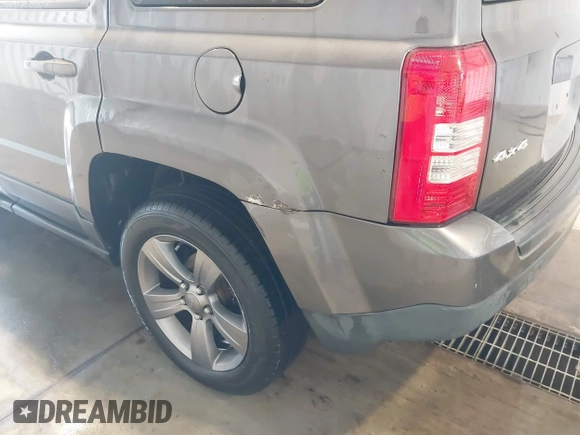 2015 Jeep Patriot High Altitude с VIN 1C4NJRFB5FD376257, выставлен на аукционе IAAI как лот 42792428 с пробегом 101 262 миль миль и . История ставок и продаж доступна на DreamBid. Изображение 6.