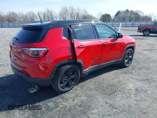 2020 Jeep Compass Altitude с VIN 3C4NJCBB4LT141082, выставлен на аукционе IAAI как лот 41553489 с пробегом 73 721 миль миль и . История ставок и продаж доступна на DreamBid. Изображение 4.