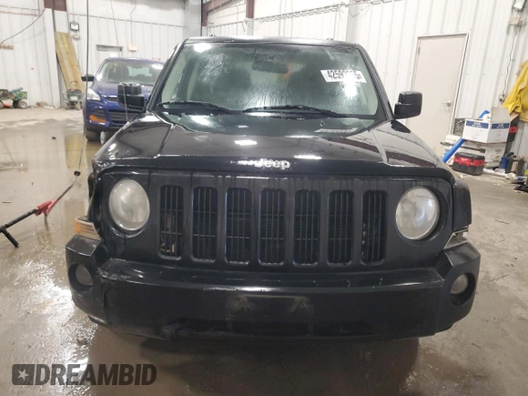 2007 Jeep Patriot Sport with VIN 1J8FF28W67D345719, listed as a Copart auction lot 42592055 with 118,277 mi miles and Salvage Title. Bid and sale history available at DreamBid. Image 5.