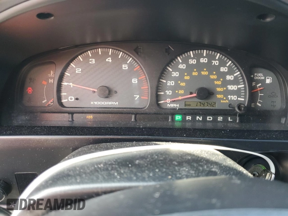 2000 Toyota 4Runner SR5 z VIN JT3GN86R4Y0159902, wystawiony jako Copart lot #57287845 z przebiegiem 174 742 mil mil oraz Szkoda całkowita • Salvage title. Historia ofert i sprzedaży dostępna na DreamBid. Obrazek 9.