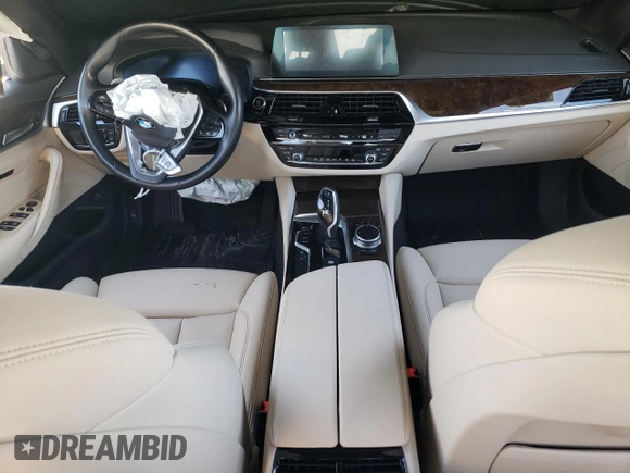 2020 BMW 5 Series 530i xDrive z VIN WBAJR7C04LCE05795, wystawiony jako Copart lot #45848475 z przebiegiem Nie podano mil oraz Szkoda całkowita • Salvage title. Historia ofert i sprzedaży dostępna na DreamBid. Obrazek 8.