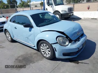 2015 Volkswagen Beetle Fleet Edition с VIN 3VWF17AT6FM639589, выставлен на аукционе IAAI как лот 42538753 с пробегом 104 935 миль миль и . История ставок и продаж доступна на DreamBid. Изображение 1.