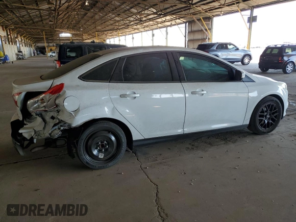 2013 Ford Focus SE z VIN 1FADP3F23DL222405, wystawiony jako Copart lot #54747795 z przebiegiem 88 472 mil mil oraz Szkody całkowita. Historia ofert i sprzedaży dostępna na DreamBid. Obrazek 3.