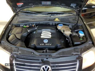 2001 Volkswagen Passat z VIN WVWPH63B61P275520, wystawiony jako Copart lot #86681814 z przebiegiem 142 184 mil mil oraz Szkoda całkowita • Salvage title. Historia ofert i sprzedaży dostępna na DreamBid. Obrazek 11.