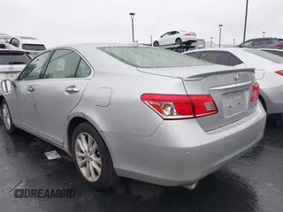2012 Lexus ES 330 z VIN JTHBK1EG3C2489189, wystawiony jako IAAI lot #42174140 z przebiegiem 112 394 mil mil oraz . Historia ofert i sprzedaży dostępna na DreamBid. Obrazek 3.