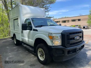 2015 Ford F-250 XL z VIN 1FDBF2B68FEA47594, wystawiony jako Copart lot #64337445 z przebiegiem 451 093 mil mil oraz Czysty tytuł • Clean title. Historia ofert i sprzedaży dostępna na DreamBid. Obrazek 1.
