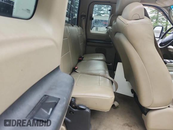 2006 Ford F-350 XL with VIN 1FTWX31P26EC18343, listed as a Copart auction lot 55652265 with 303,085 mi miles and Clean Title. Bid and sale history available at DreamBid. Image 6.