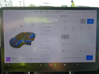 2018 Tesla Model 3 Long Range Battery z VIN 5YJ3E1EA8JF014706, wystawiony jako IAAI lot #41453650 z przebiegiem 68 037 mil mil oraz . Historia ofert i sprzedaży dostępna na DreamBid. Obrazek 18.