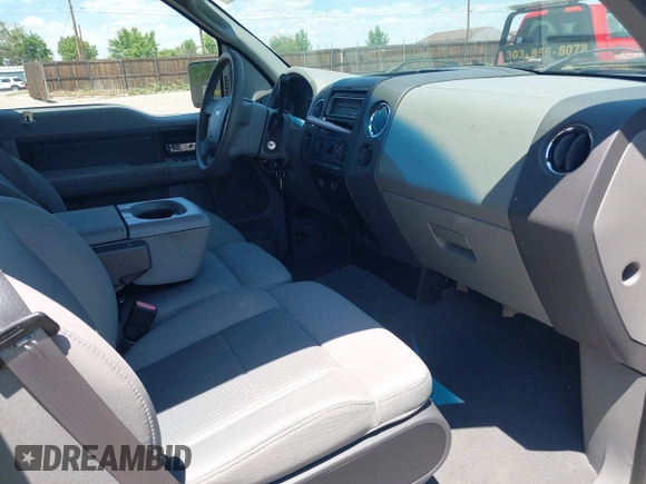2007 Ford F-150 XLT z VIN 1FTPX14V27FB74536, wystawiony jako IAAI lot #42470263 z przebiegiem 73 536 mil mil oraz . Historia ofert i sprzedaży dostępna na DreamBid. Obrazek 5.