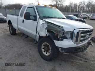 2005 Ford Super Duty F-250 XL with VIN 1FTSX215X5EB69091, listed as a IAAI auction lot 41807785 with 232,580 mi miles. Bid and sale history available at carsss.com. Image 1.