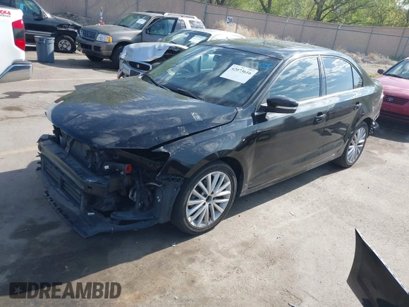 2015 Volkswagen Jetta SE z VIN 3VWD17AJ4FM235602, wystawiony jako IAAI lot #42073616 z przebiegiem 183 291 mil mil oraz . Historia ofert i sprzedaży dostępna na DreamBid. Obrazek 2.