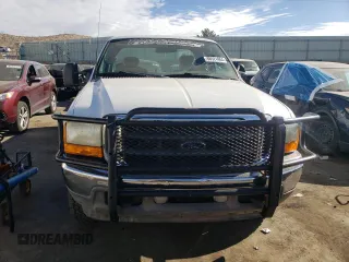 2003 Ford Super Duty F-250 XL with VIN 1FTNX21P23EC77975, listed as a Copart auction lot 86924984 with 2,011,188 mi miles and Clean Title. Bid and sale history available at carsss.com. Image 5.