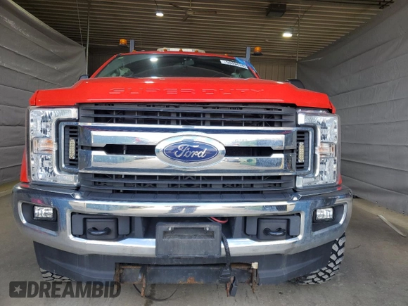 2017 Ford F-250 XLT with VIN 1FTBF2B60HEE40416, listed as a Copart auction lot 50494345 with Not provided miles and Salvage title. Bid and sale history available at DreamBid. Image 5.