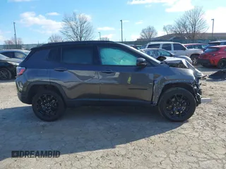 2022 Jeep Compass Latitude with VIN 3C4NJDBB3NT189648, listed as a IAAI auction lot 41334098 with 45,140 mi miles and . Bid and sale history available at DreamBid. Image 12.