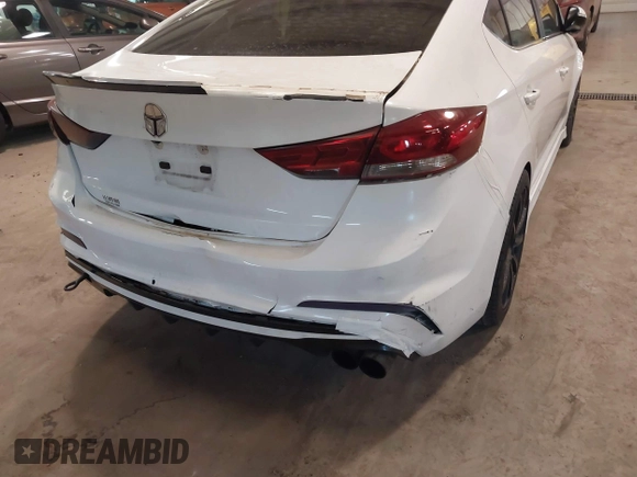 2018 Hyundai Elantra Sport с VIN KMHD04LB9JU505885, выставлен на аукционе IAAI как лот 41350693 с пробегом 155 153 миль миль и . История ставок и продаж доступна на DreamBid. Изображение 6.