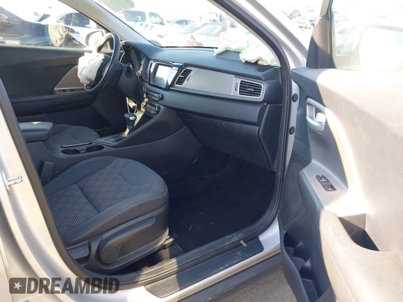 2019 Kia Niro LX with VIN KNDCB3LC3K5351134, listed as a IAAI auction lot 41364375 with 113,883 mi miles. Bid and sale history available at carsss.com. Image 5.