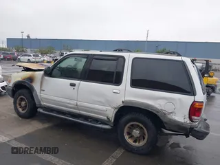 2000 Ford Explorer с VIN 1FMDU72X5YZA04203, выставлен на аукционе IAAI как лот 41250687 с пробегом 215 076 миль миль и . История ставок и продаж доступна на DreamBid. Изображение 3.