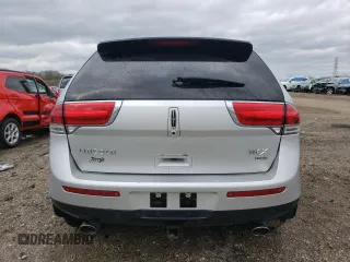 2011 Lincoln MKX z VIN 2LMDJ8JK2BBJ32076, wystawiony jako Copart lot #53683345 z przebiegiem 131 501 mil mil oraz Szkoda całkowita • Salvage title. Historia ofert i sprzedaży dostępna na DreamBid. Obrazek 6.