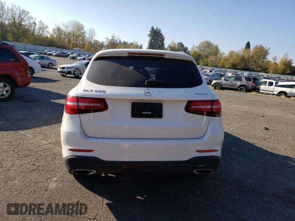 2019 Mercedes-Benz GLC with VIN WDC0G4KBXKV188222, listed as a Copart auction lot 67868642 with 19,369 mi miles. Bid and sale history available at carsss.com. Image 6.