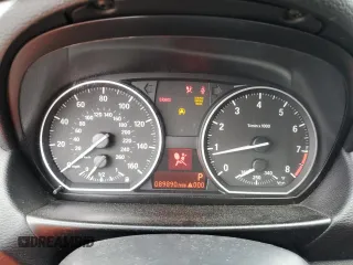 2009 BMW 1 Series 135i with VIN WBAUC73519VK95762, listed as a Copart auction lot 49636375 with 89,890 mi miles and Salvage title. Bid and sale history available at DreamBid. Image 9.