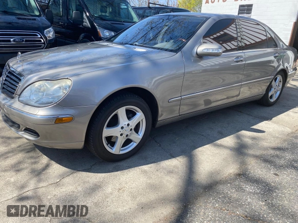2005 Mercedes-Benz S-Class 5.0L with VIN WDBNG75J35A460118, listed as a Copart auction lot 54772525 with 99,846 mi miles and Salvage Title. Bid and sale history available at carsss.com. Image 2.