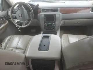 2008 GMC Sierra 3500HD SRW SLT z VIN 1GTHK33698F143679, wystawiony jako Copart lot #50170115 z przebiegiem 417 088 mil mil oraz Czysty tytuł • Clean title. Historia ofert i sprzedaży dostępna na DreamBid. Obrazek 8.