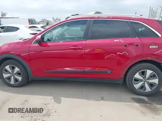 2017 Kia Niro LX with VIN KNDCB3LC1H5101819, listed as a IAAI auction lot 42064528 with 119,199 mi miles. Bid and sale history available at carsss.com. Image 15.