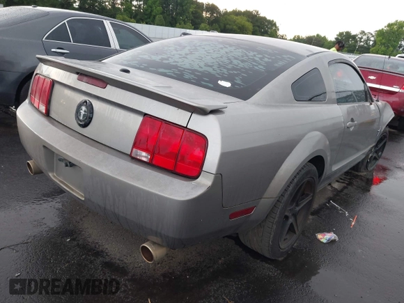 2008 Ford Mustang Deluxe z VIN 1ZVHT80N585103088, wystawiony jako IAAI lot #42473802 z przebiegiem 108 155 mil mil oraz . Historia ofert i sprzedaży dostępna na DreamBid. Obrazek 4.