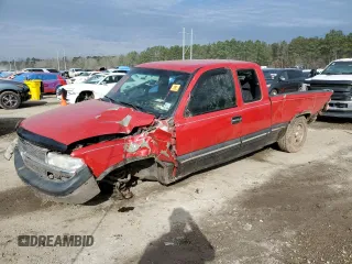 2000 Chevrolet Silverado 1500 LS with VIN 2GCEC19T6Y1407613, listed as a Copart auction lot 43772135 with 309,860 mi miles and Salvage Title. Bid and sale history available at carsss.com. Image 1.