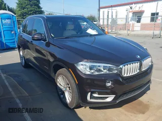 2017 BMW X5 xDrive35i с VIN 5UXKR0C35H0V84216, выставлен на аукционе IAAI как лот 42798655 с пробегом 138 508 миль миль и . История ставок и продаж доступна на DreamBid. Изображение 1.