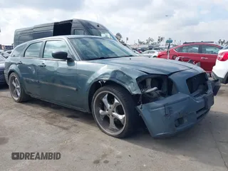 2006 Dodge Magnum with VIN 2D4FV47T76H141321, listed as a IAAI auction lot 41502650 with 160,867 mi miles and . Bid and sale history available at carsss.com. Image 1.