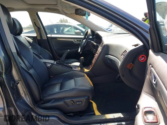 2006 Volvo S60 2.4L Turbo with VIN YV1RS547662555872, listed as a IAAI auction lot 41725749 with 137,641 mi miles. Bid and sale history available at carsss.com. Image 5.