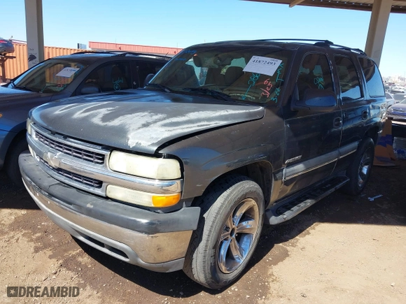 2003 Chevrolet Tahoe LT with VIN 1GNEC13Z03R286579, listed as a IAAI auction lot 41872493 with 236,001 mi miles. Bid and sale history available at carsss.com. Image 2.