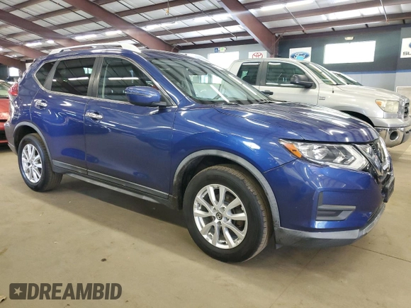 2017 Nissan Rogue SV z VIN KNMAT2MV4HP602321, wystawiony jako Copart lot #60622935 z przebiegiem 92 527 mil mil oraz Czysty tytuł • Clean title. Historia ofert i sprzedaży dostępna na DreamBid. Obrazek 4.