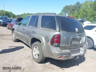 2005 Chevrolet TrailBlazer LS with VIN 1GNDS13S152161295, listed as a IAAI auction lot 42049285 with 188,208 mi miles. Bid and sale history available at carsss.com. Image 3.