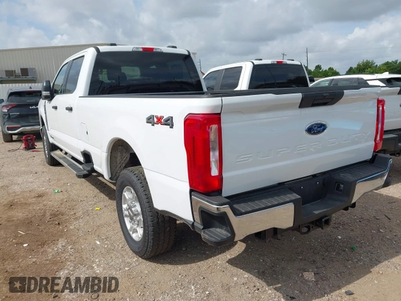 2025 Ford F-250 XL with VIN 1FT7W2BT9SEC54537, listed as a IAAI auction lot 42714592 with 6,334 mi miles and . Bid and sale history available at DreamBid. Image 3.