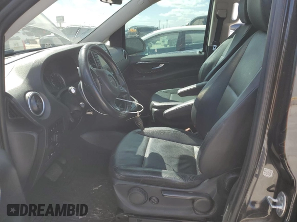 2016 Mercedes-Benz Metris Passenger z VIN WD4PG2EE5G3094661, wystawiony jako Copart lot #49857385 z przebiegiem 171 090 mil mil oraz Szkoda całkowita • Salvage title. Historia ofert i sprzedaży dostępna na DreamBid. Obrazek 7.