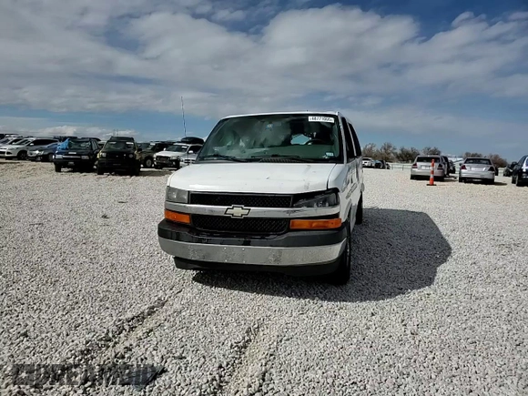 2017 Chevrolet Express Passenger LT z VIN 1GAZGPFG2H1340071, wystawiony jako Copart lot #48771005 z przebiegiem 131 966 mil mil oraz Szkoda całkowita • Salvage title. Historia ofert i sprzedaży dostępna na DreamBid. Obrazek 15.