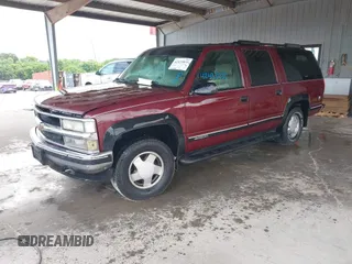 1999 Chevrolet Suburban z VIN 3GNFK16R8XG144067, wystawiony jako IAAI lot #42433835 z przebiegiem 362 941 mil mil oraz . Historia ofert i sprzedaży dostępna na DreamBid. Obrazek 2.
