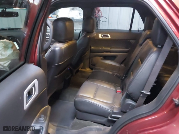 2014 Ford Explorer XLT with VIN 1FM5K8D89EGA17579, listed as a IAAI auction lot 40903918 with 127,780 mi miles. Bid and sale history available at carsss.com. Image 8.