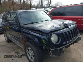 2011 Jeep Patriot Latitude with VIN 1J4NT1GB5BD140710, listed as a IAAI auction lot 41499486 with 182,809 mi miles. Bid and sale history available at carsss.com. Image 1.
