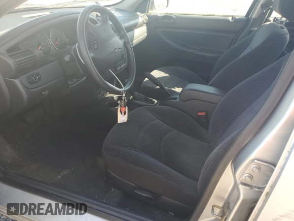 2004 Chrysler Sebring LX z VIN 1C3EL46X44N100916, wystawiony jako Copart lot #52976785 z przebiegiem 104 479 mil mil oraz Szkoda całkowita • Salvage title. Historia ofert i sprzedaży dostępna na DreamBid. Obrazek 7.