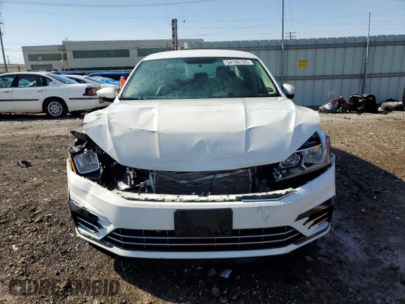 2018 Volkswagen Passat S z VIN 1VWAA7A32JC003739, wystawiony jako Copart lot #54166125 z przebiegiem 74 957 mil mil oraz Szkoda całkowita • Salvage title. Historia ofert i sprzedaży dostępna na DreamBid. Obrazek 5.