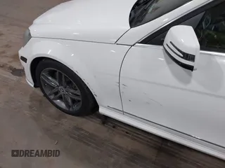 2013 Mercedes-Benz C 300 Sport с VIN WDDGF8AB3DR297543, выставлен на аукционе IAAI как лот 42323929 с пробегом 132 059 миль миль и . История ставок и продаж доступна на DreamBid. Изображение 17.