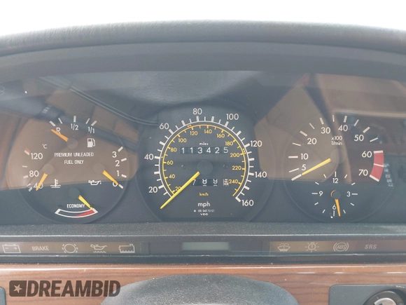 1988 Mercedes-Benz 420 Series 420SEL with VIN WDBCA35D2JA384154, listed as a IAAI auction lot 41950195 with 113,425 mi miles. Bid and sale history available at carsss.com. Image 7.