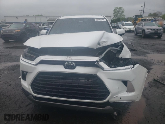2024 Toyota Highlander XLE with VIN 5TDAAAB56RS056857, listed as a Copart auction lot 55140015 with 11,832 mi miles and Salvage title. Bid and sale history available at DreamBid. Image 5.