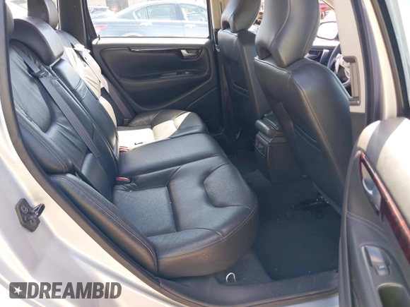 2002 Volvo V70 with VIN YV1SW58D322240530, listed as a IAAI auction lot 41944556 with 104,160 mi miles and . Bid and sale history available at DreamBid. Image 8.